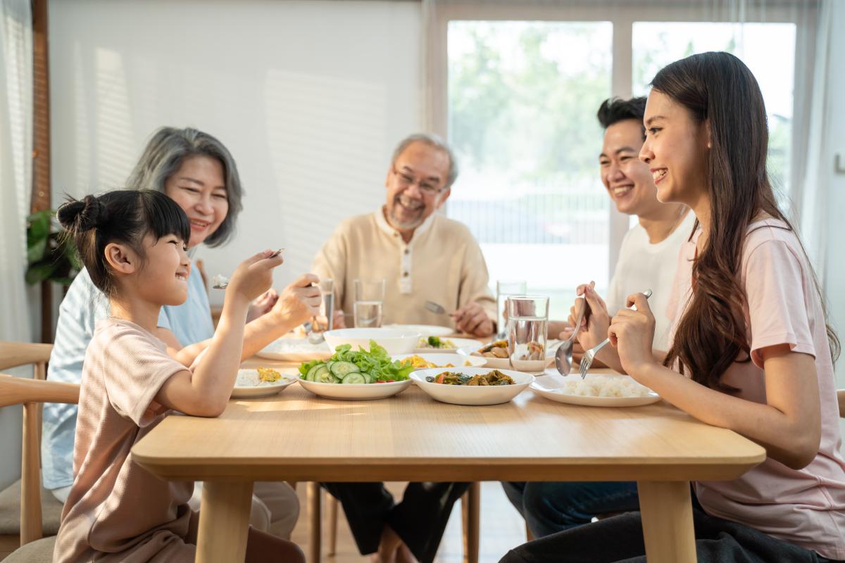 8 Bi Quyet Cham Soc Suc Khoe Gia Dinh Thau Hieu Va Hanh Dong 1200x800 3